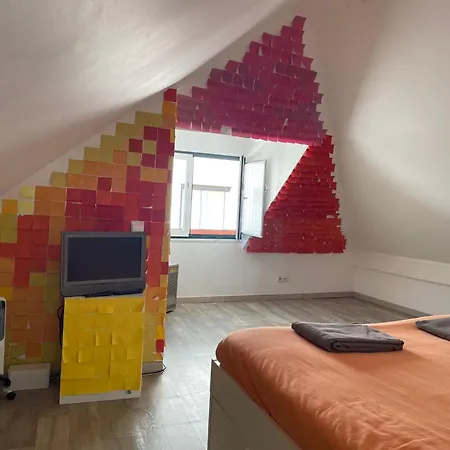 7564 Post-its Apartment Lisbon